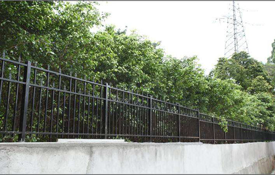 公園<a href=http://www.sweetlakecakes.com target=_blank class=infotextkey><a href=http://www.sweetlakecakes.com target=_blank class=infotextkey>圍欄</a>網(wǎng)</a>