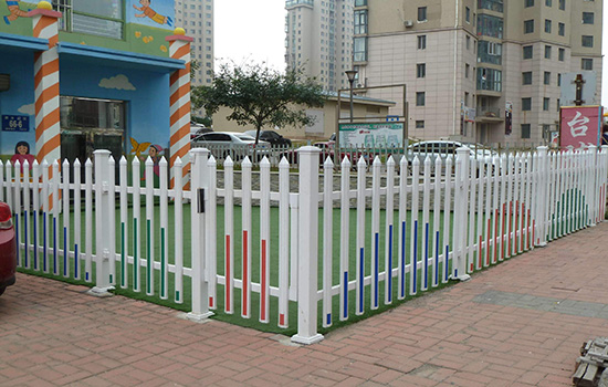 幼兒園<a href=http://www.sweetlakecakes.com target=_blank class=infotextkey>圍欄</a>