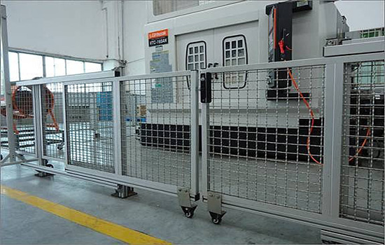 車間<a href=http://www.sweetlakecakes.com target=_blank class=infotextkey>護(hù)欄</a>