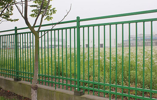 鍍鋅<a href=http://www.sweetlakecakes.com target=_blank class=infotextkey>護欄</a>