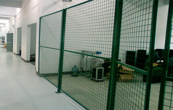 車間防撞<a href=http://www.sweetlakecakes.com target=_blank class=infotextkey>護(hù)欄</a>