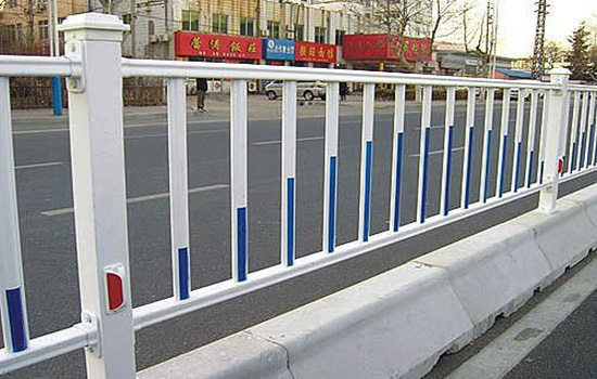 城市<a href=http://www.sweetlakecakes.com target=_blank class=infotextkey>護(hù)欄</a>
