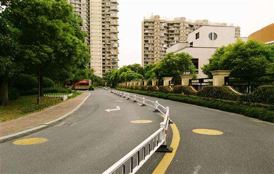小區(qū)<a href=http://www.sweetlakecakes.com target=_blank class=infotextkey>圍欄網(wǎng)</a>